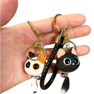 Přívěsek Kočka ze Zlaté Žirafy je roztomilý doplněk, který potěší milovníky koček i stylových drobností. Ideální jako...