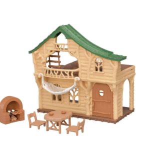 Sylvanian Families – Srub s nábytkem je kouzelný domeček inspirovaný přírodou, který přináší dětem možnost vytvářet...